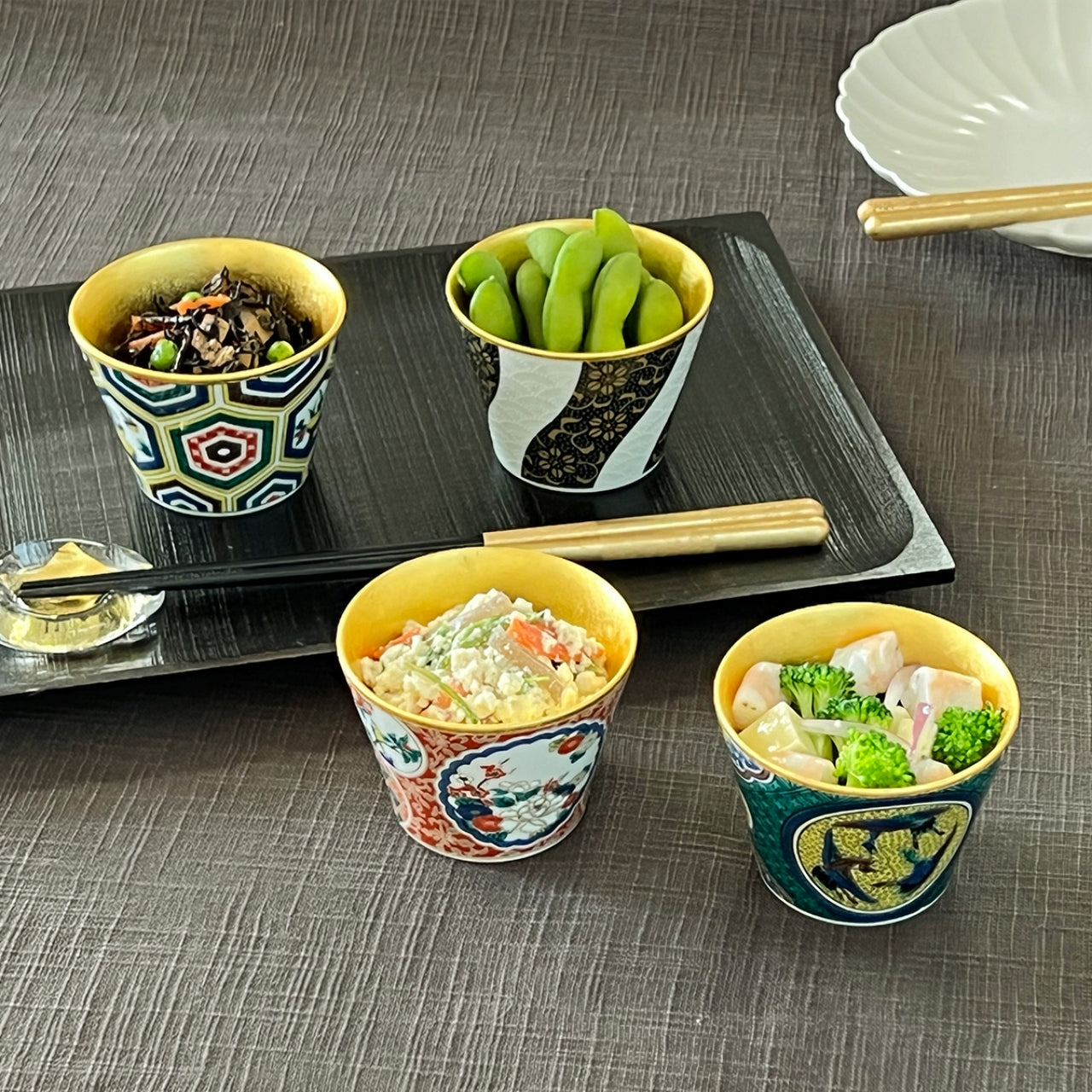 Drinkware, Cup, Yoshidaya - Kutani ware, Kanazawa gold leaf