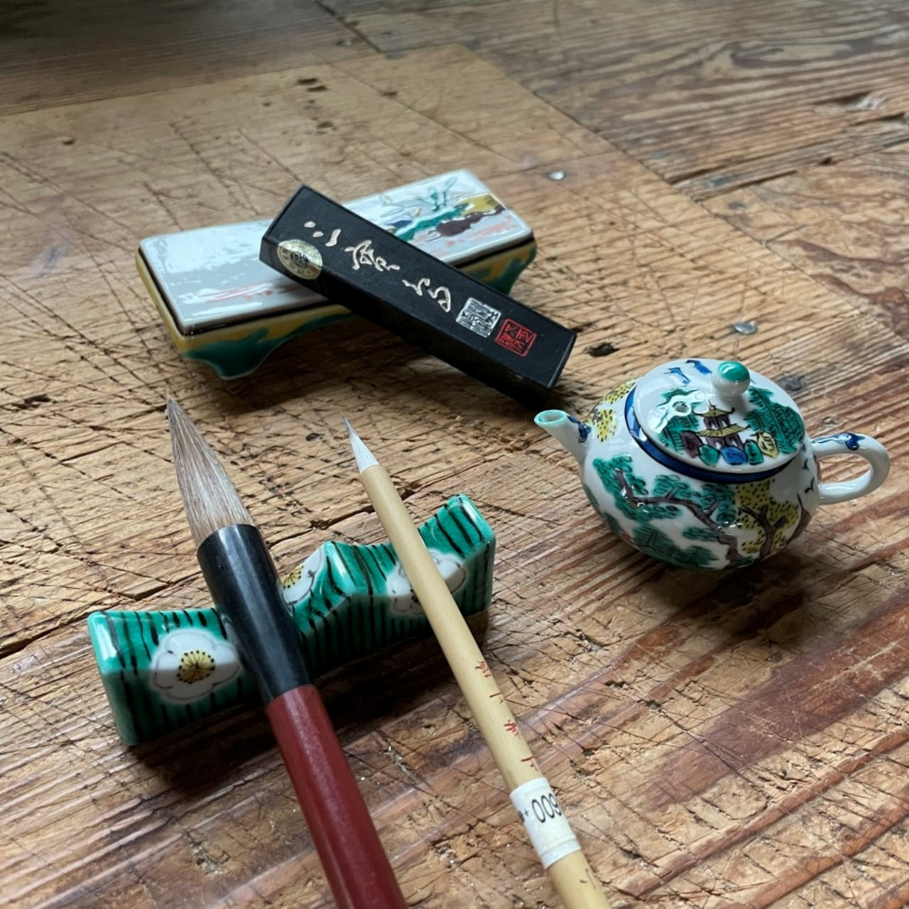 書道用品 「山水文様蓋付水滴 手描き」 九谷美陶園 寺前瑛生 九谷焼 陶磁器