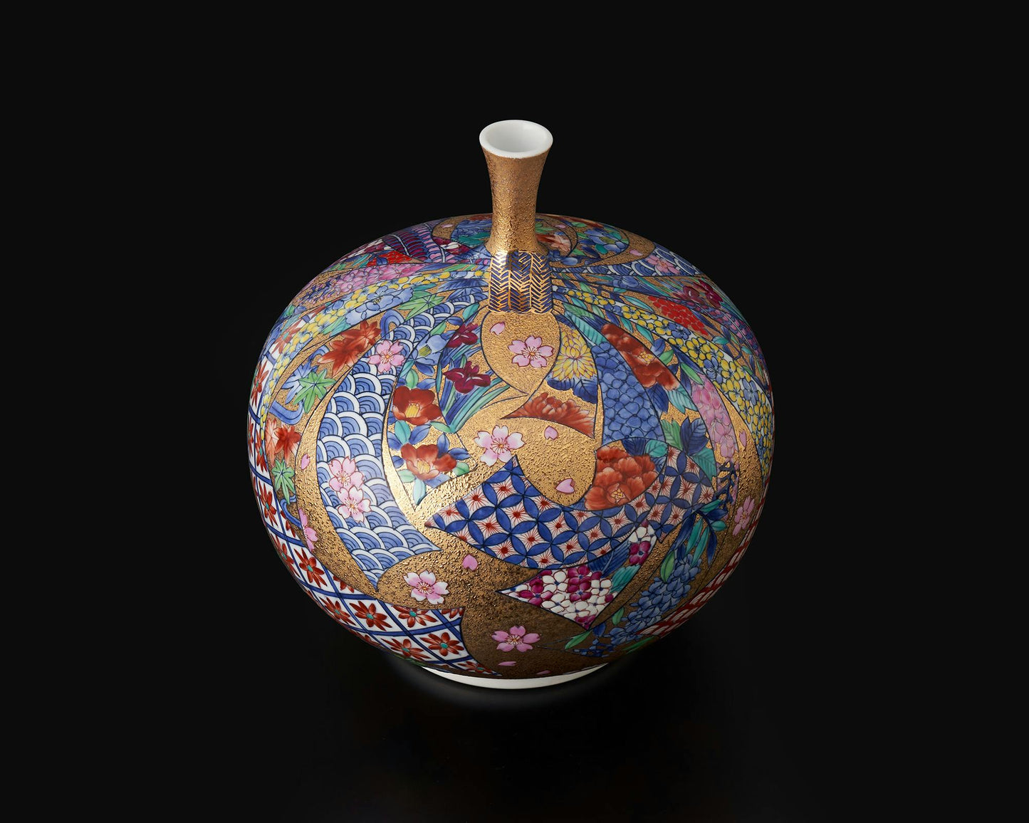 花器 鶴頸花瓶 金彩熨斗繪 金龍窯 江口天童 有田燒 陶瓷器