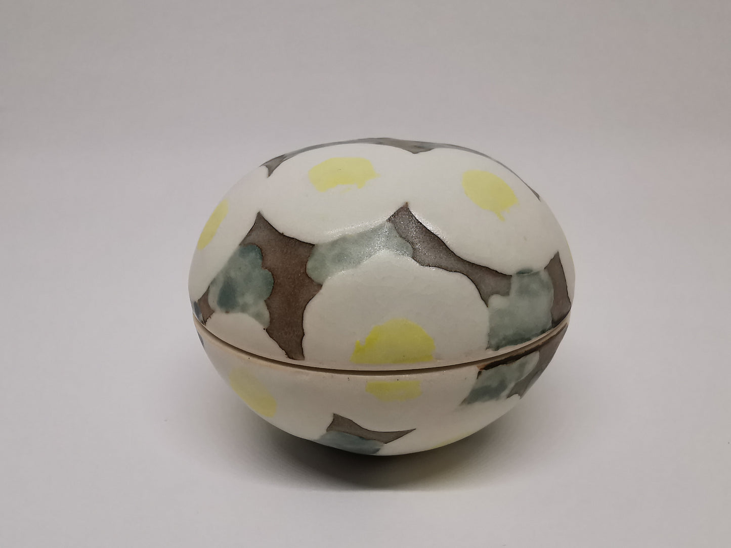 Storage, Lid box Wild Chrysanthemum - Aikawa Kurumi, Contemporary Ceramics