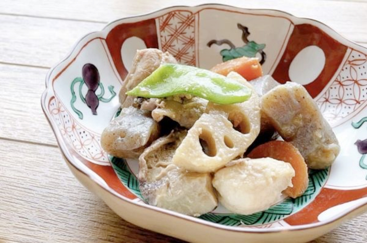 食器 「赤絵宝文様五寸輪花鉢 手描き」 九谷美陶園 寺前瑛生 九谷焼 陶磁器