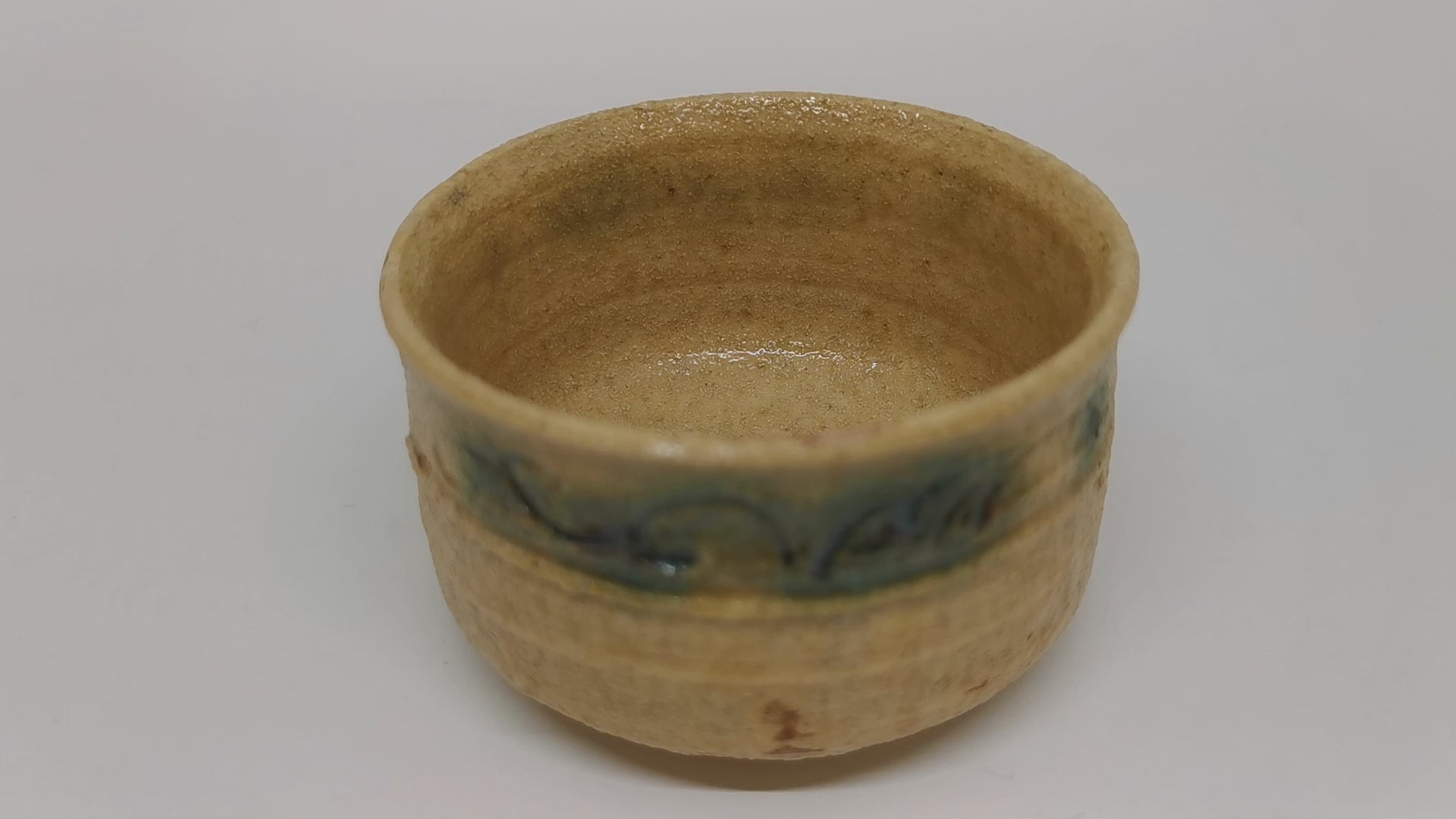 和食器　瀬戸焼　古瀬戸　楼閣山水文　猪口　二十人前　時代箱付　V　R8205B 酒器 「黄瀬戸ぐい吞み」 山口真人 瀬戸焼 陶磁器 – Takumi Japan