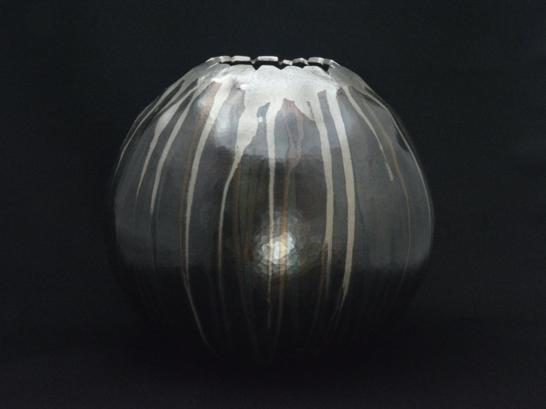 Flower vessel, Vase Gosai - Kenichiro Izumi Award-winning work, Tokyo silverware, Metalwork