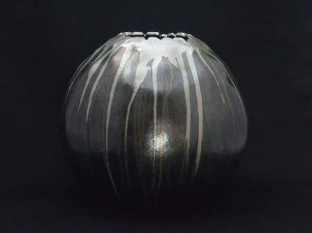 Flower vessel, Vase Gosai - Kenichiro Izumi Award-winning work, Tokyo silverware, Metalwork