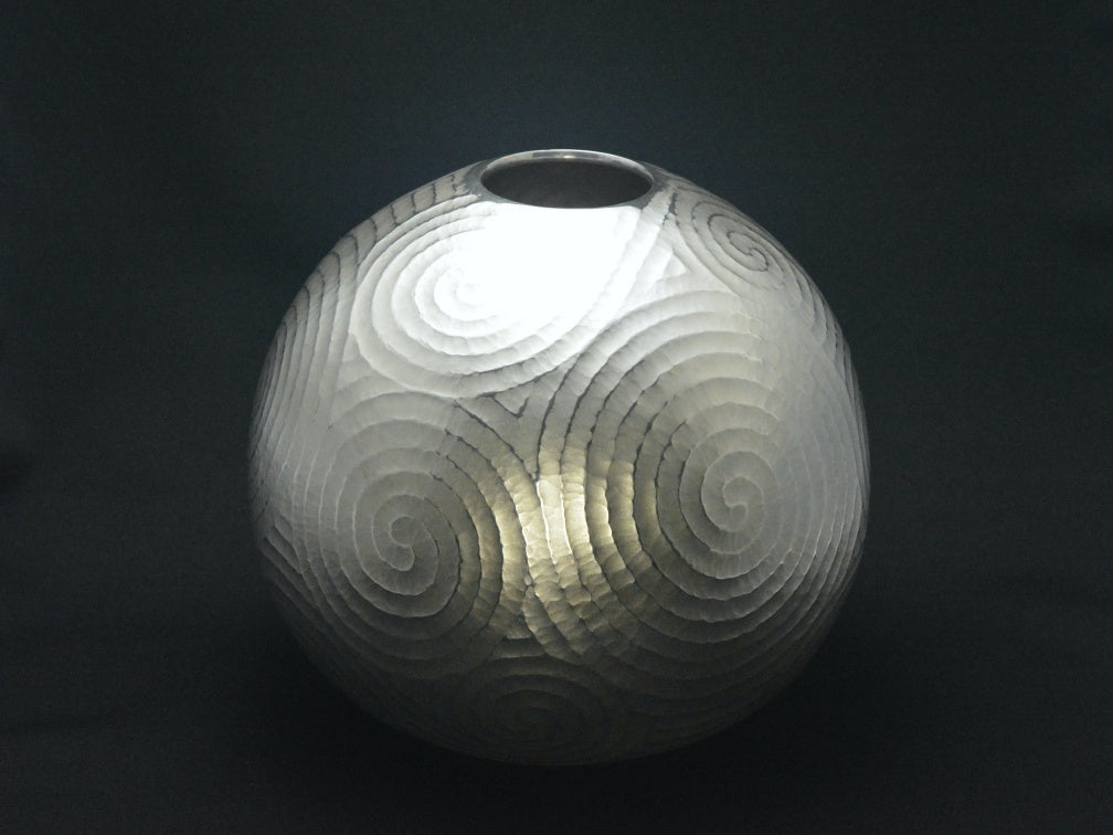 Flower vessel, Vase Pearl pattern - Kenichiro Izumi, Tokyo silverware, Metalwork