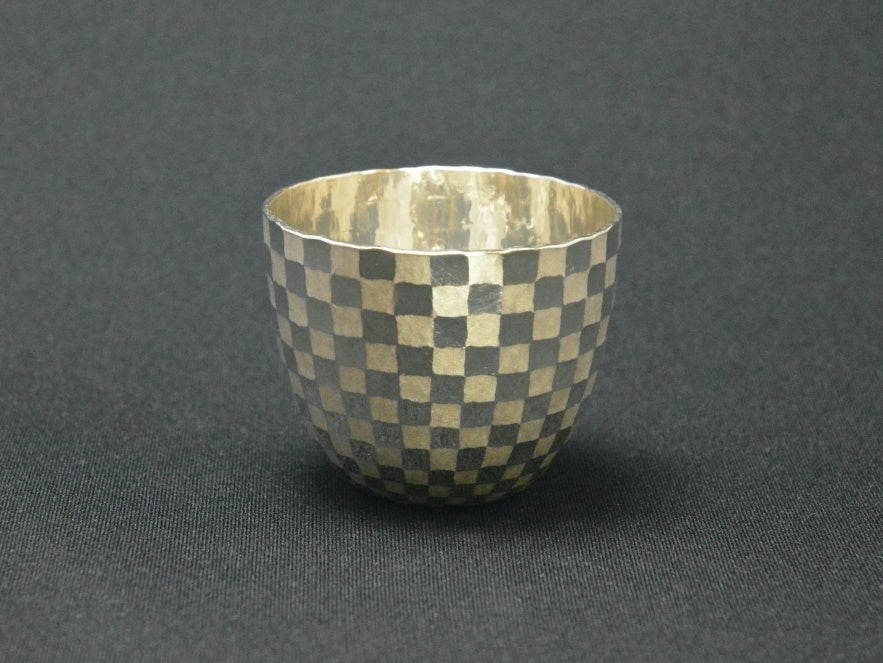 Drinking vessel, Checkered largr sake cup -Award-winning work Kenichiro Izumi,, Tokyo silverware, Metalwork