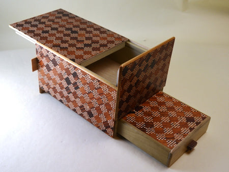 Box, Secret box, 10 tricks, Red checkered pattern with drawer, 6-sun size - Hakone wood mosaic, Wood crafts