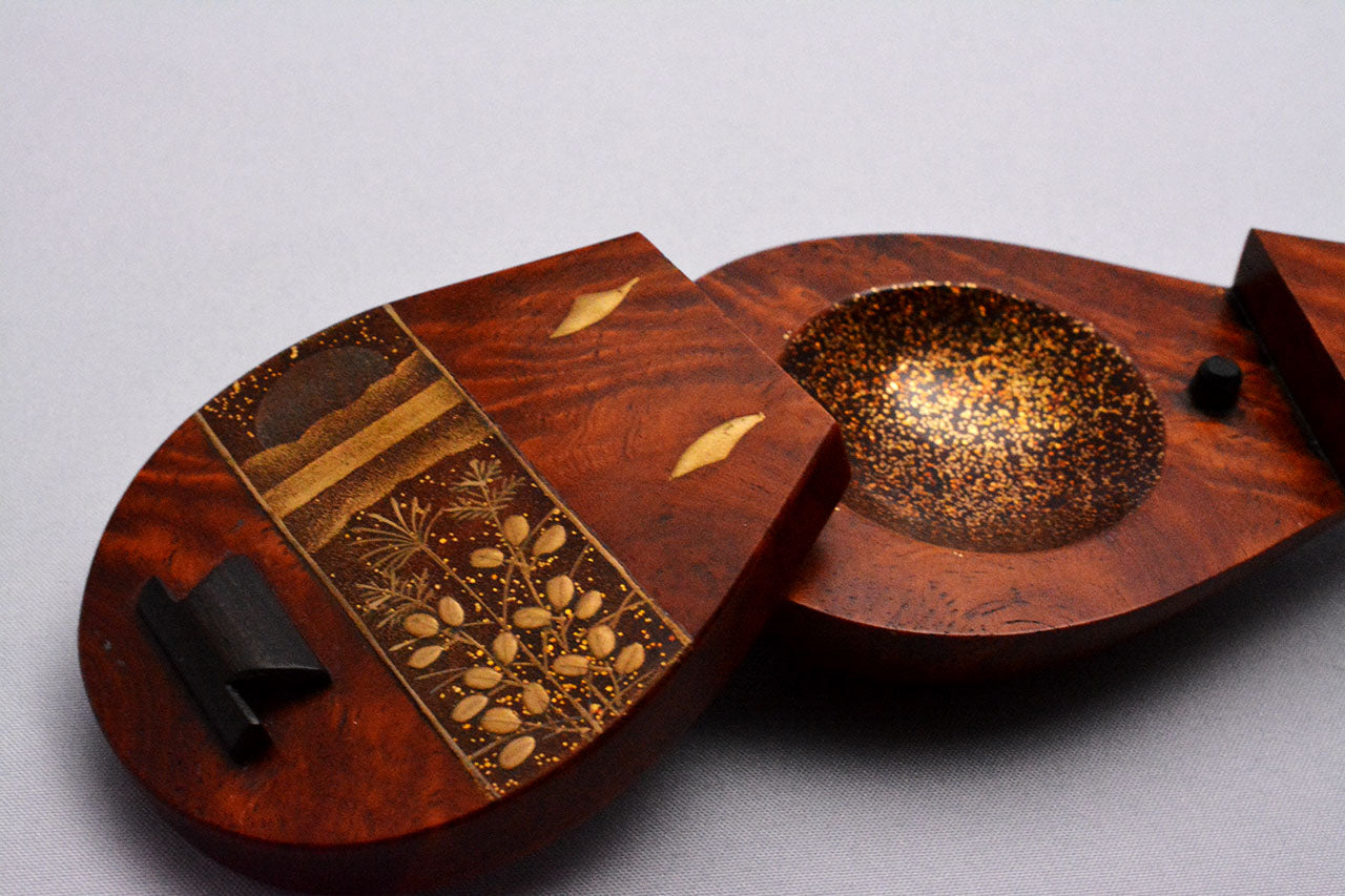 Tea ceremony utensils, Incense container, Biwa shape - Sanao Matsuda, Echizen lacquerware