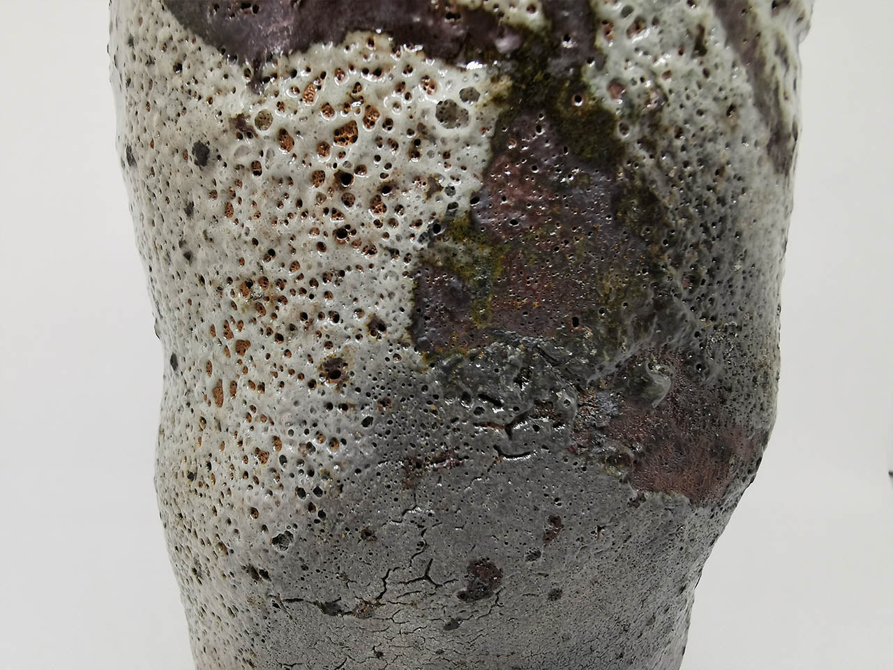 Flower vessel, Underglaze iron painting vase - Raizan Yasunaga, Karatsu ware, Ceramics