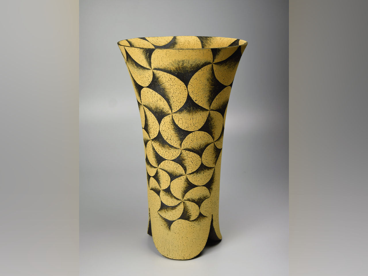 Flower vessel, Vase, Carbonized colored mud pottery - Satoshi Uetake, Kasama ware, Ceramics