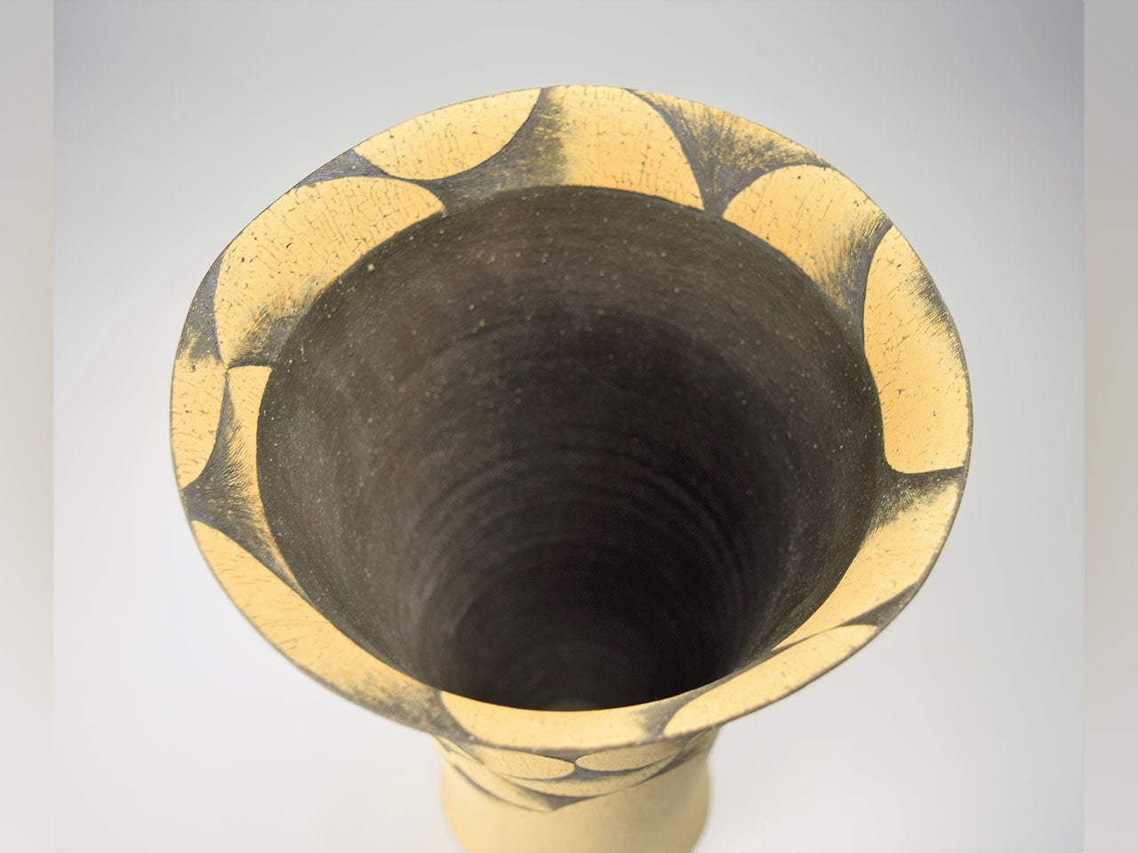 Flower vessel, Vase, Carbonized colored mud pottery - Satoshi Uetake, Kasama ware, Ceramics