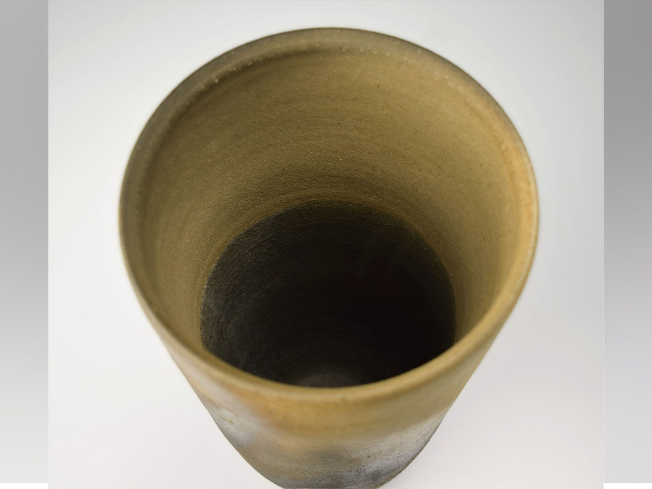 Flower vessel, Vase, Carbonized kiln-change - Hiroshi Kikuchi, Kasama ware, Ceramics