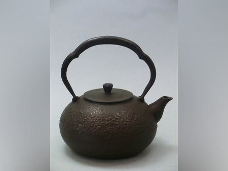 Tea supplies, Iron kettle, Flower wreath, 0.6L - Nami Sasaki, Nambu ironware, Metalwork