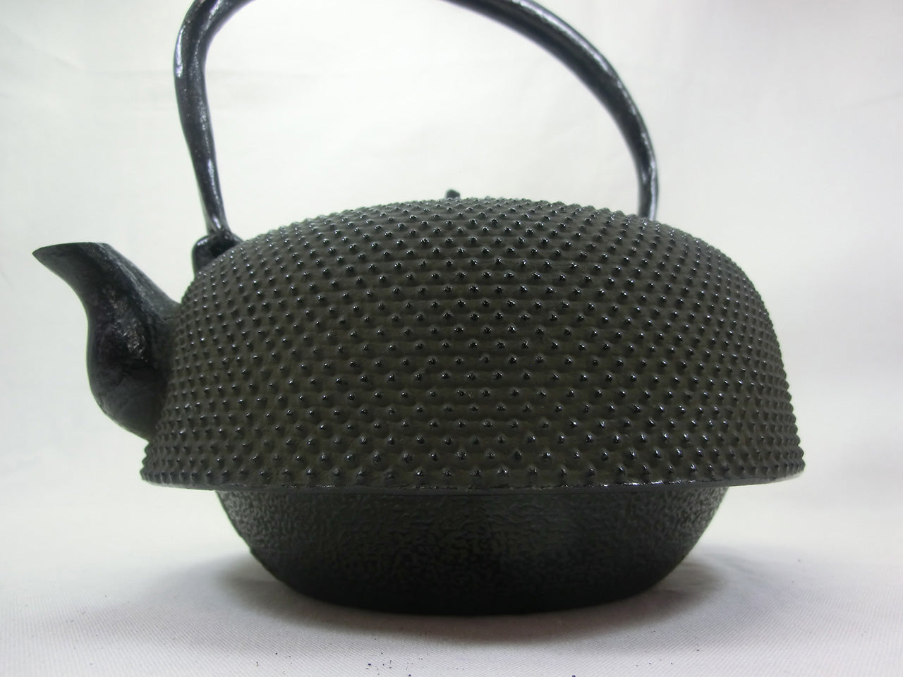 Tea supplies, Iron kettle, Shinmandai Arare, Black, 1.3L - Yoshinorii Oikawa, Nambu ironware, Metalwork