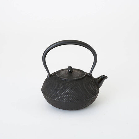 Tea supplies, Iron kettle Round shape Arare No.10, 1.3L, Yamagata cast iron, Metalwork